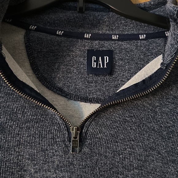 Gap men’s quarter zip sweater - Picture 2 of 2